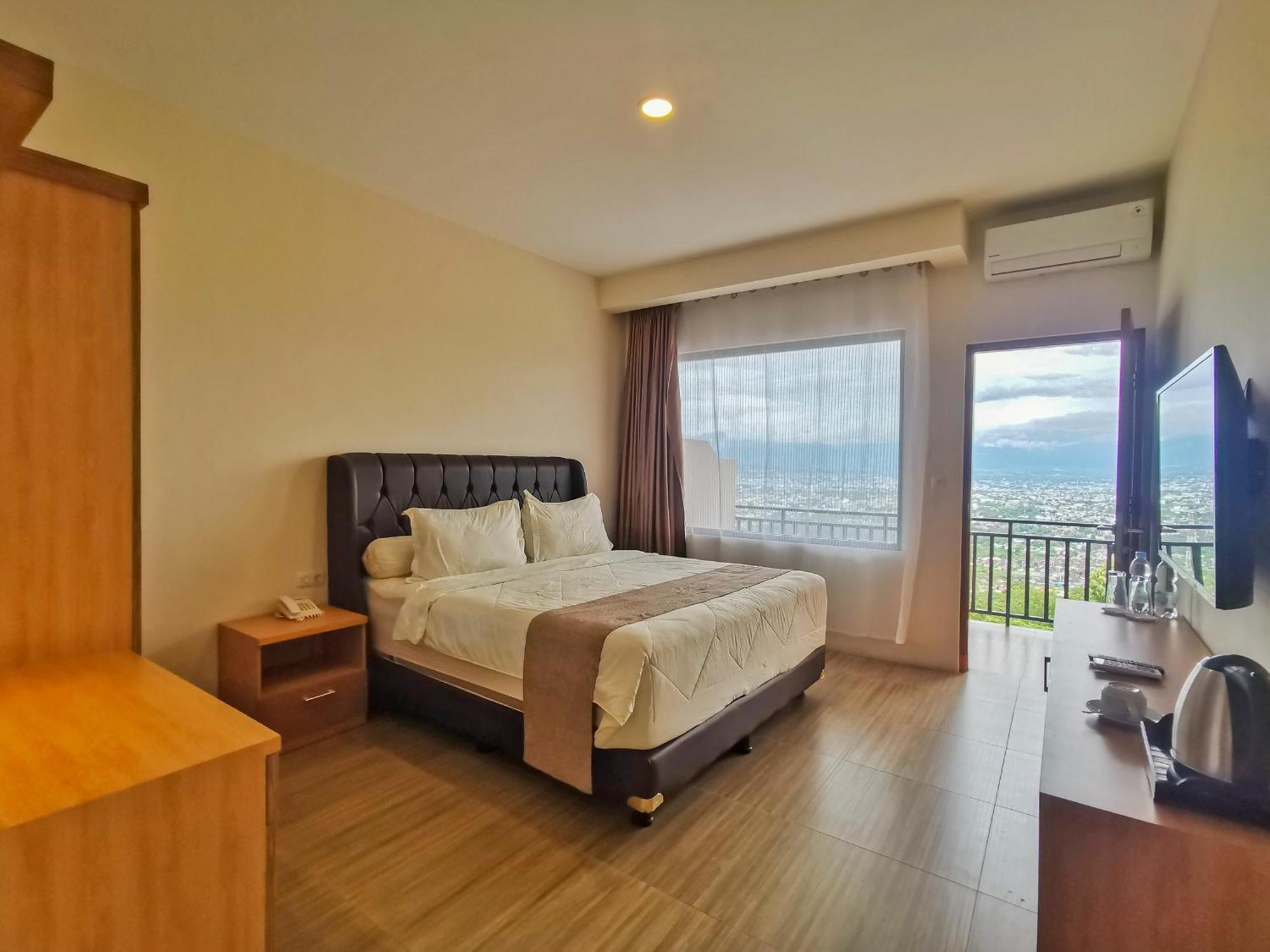 Bukit Indah Doda Hotel & Resorts Palu Exterior photo